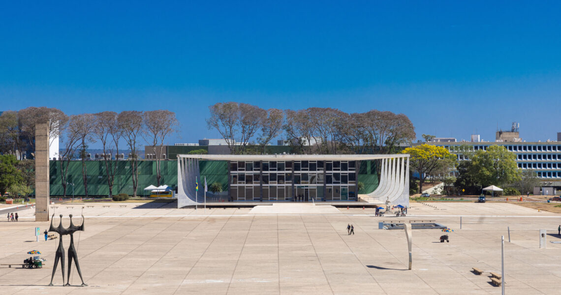 STF permite que servidores sem concurso sejam efetivados no Brasil!